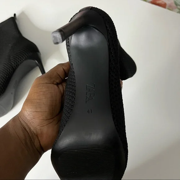 Zara Women’s Knitted Sock Bootie size 41